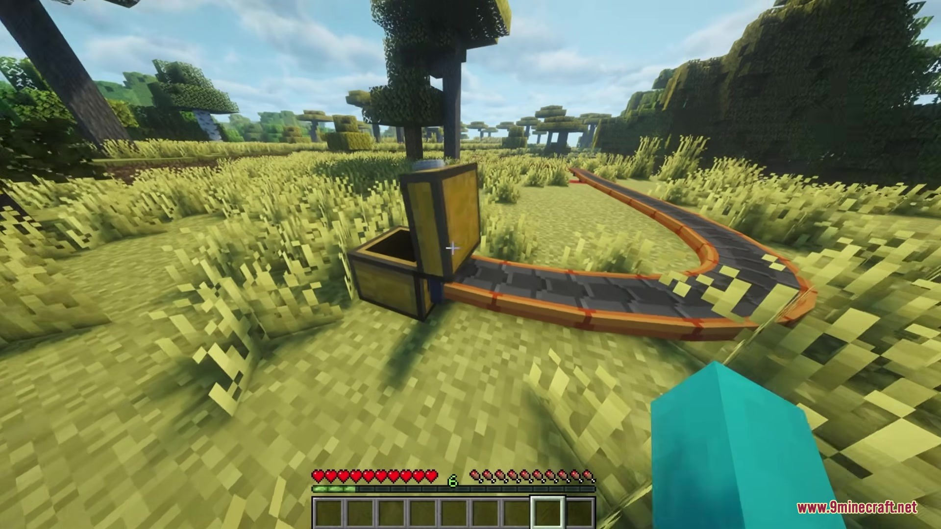 Simple Conveyor Belts Mod Screenshot 1 Simple Conveyor Belts Mod adds curved paths to connect chests in Minecraft