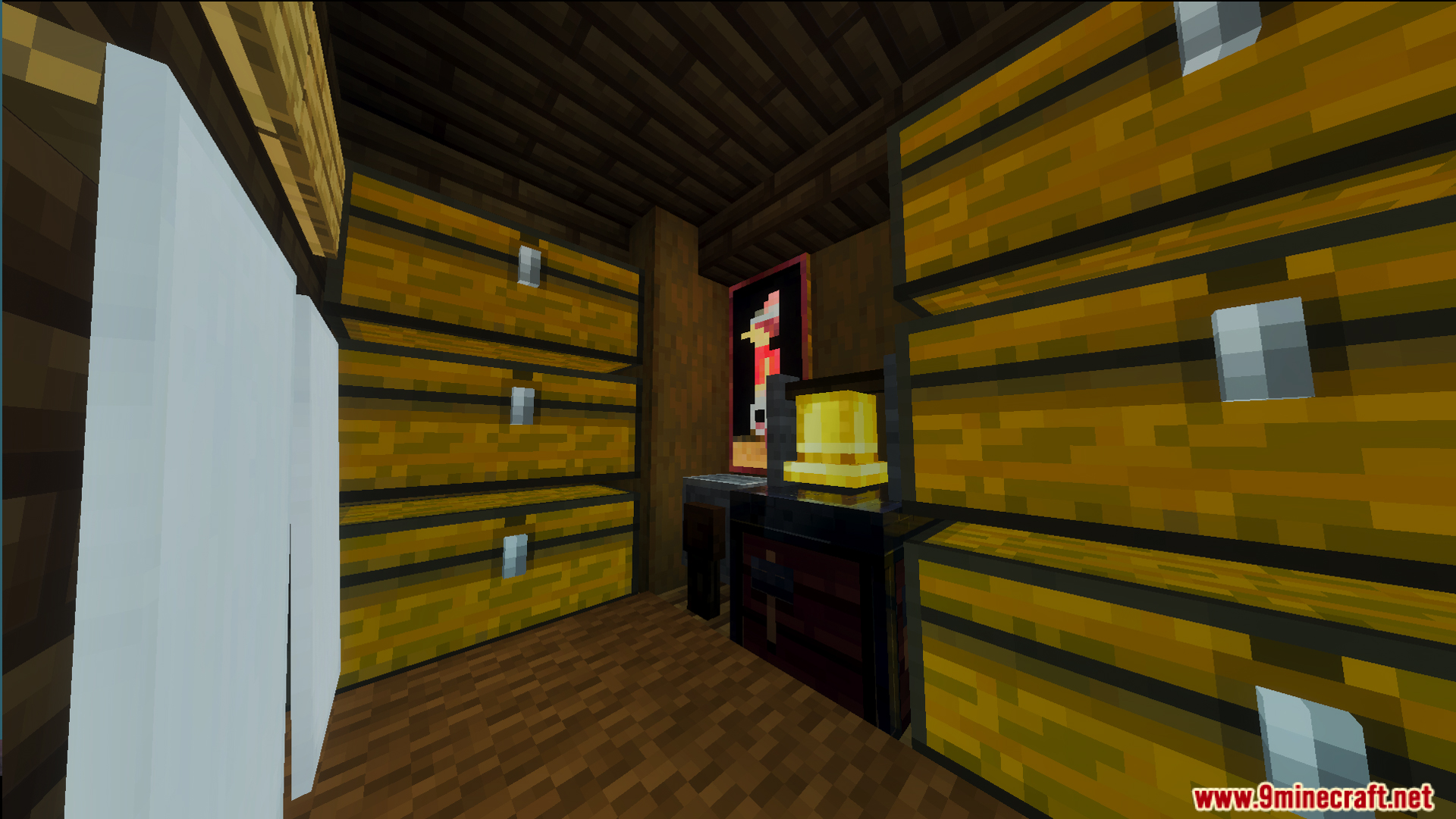 Small Cliff House Map Screenshot 2 Cozy interior rooms decorated with useful storage chests for a survival journey start