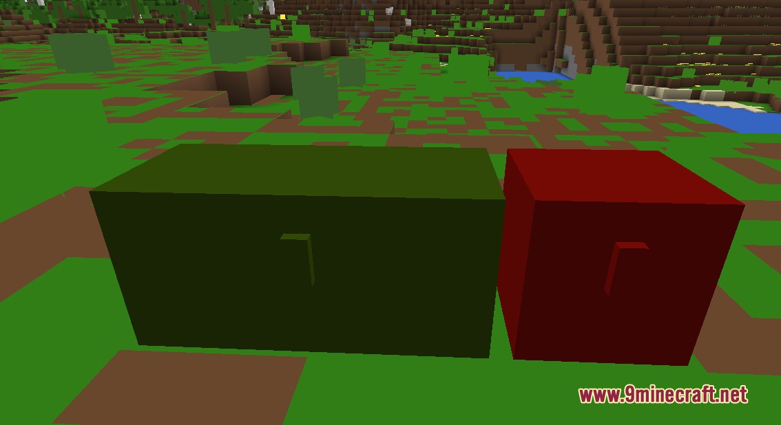 1x1 Ultimate Resource Pack Screenshot 1 Green and red chests in a world using 1x1 Ultimate Resource Pack