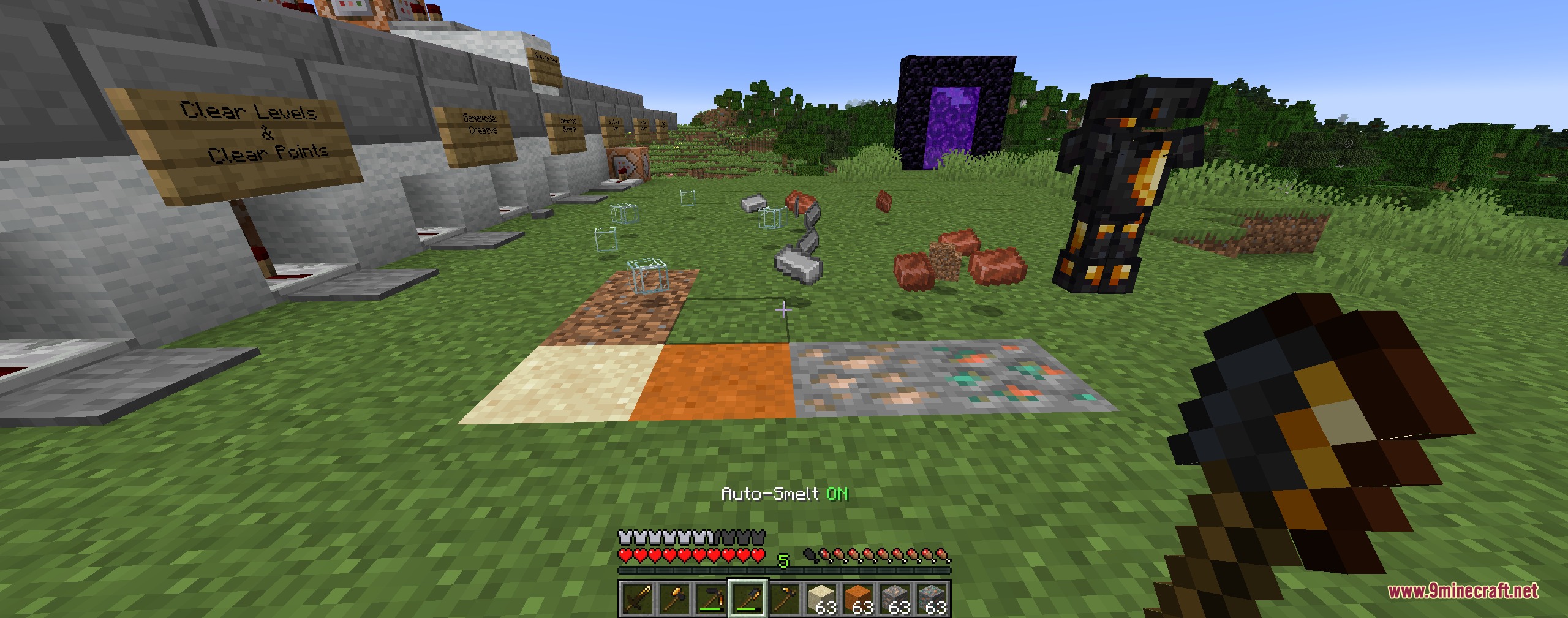 Anthracite Arsenal Mod Screenshot 6 Smelting sand and ores into finished items near a coal armor set