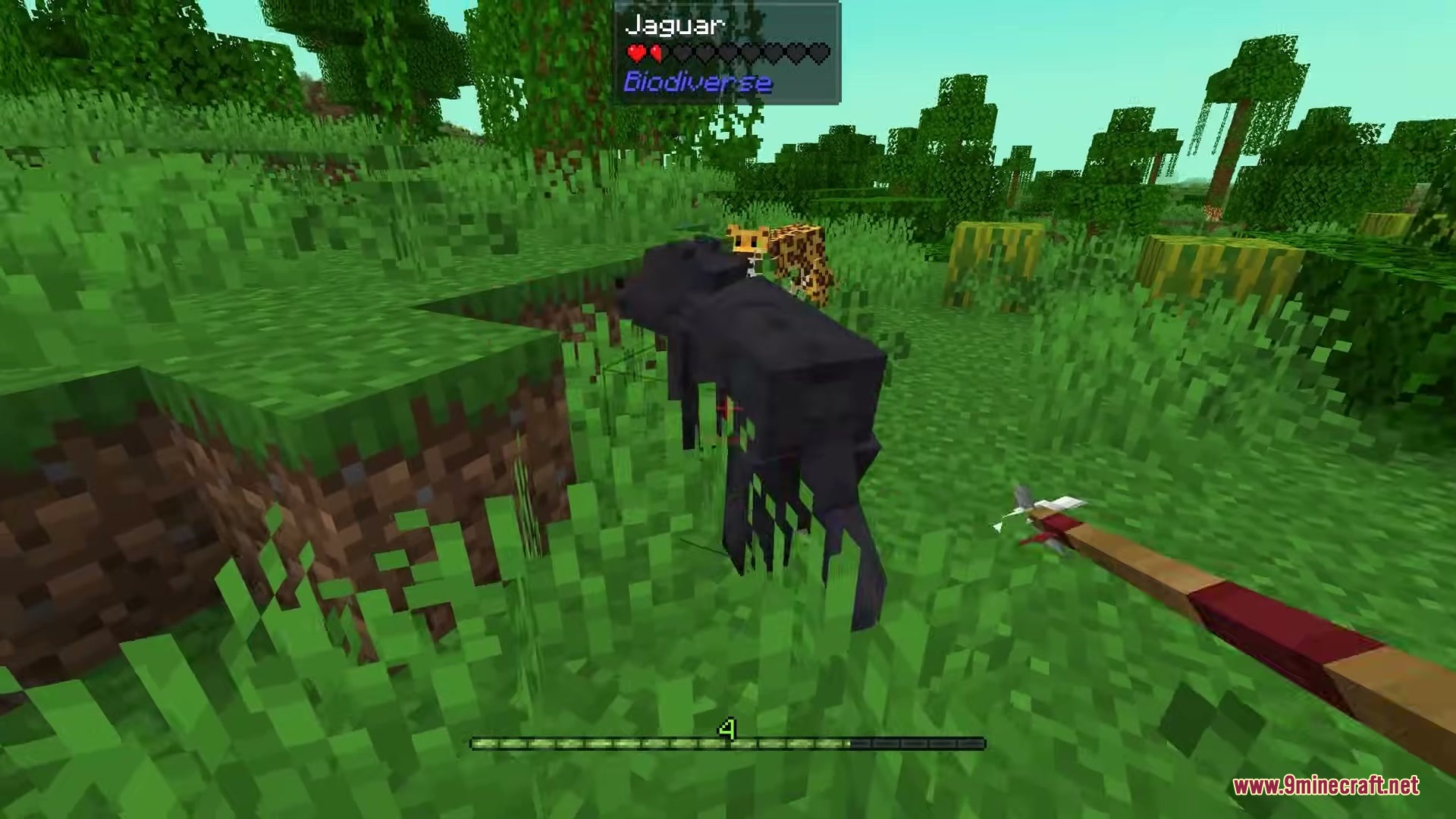 Araxer's Bestiary Mod Screenshot 3 A player views jaguar health and stats using the Araxer Bestiary Mod