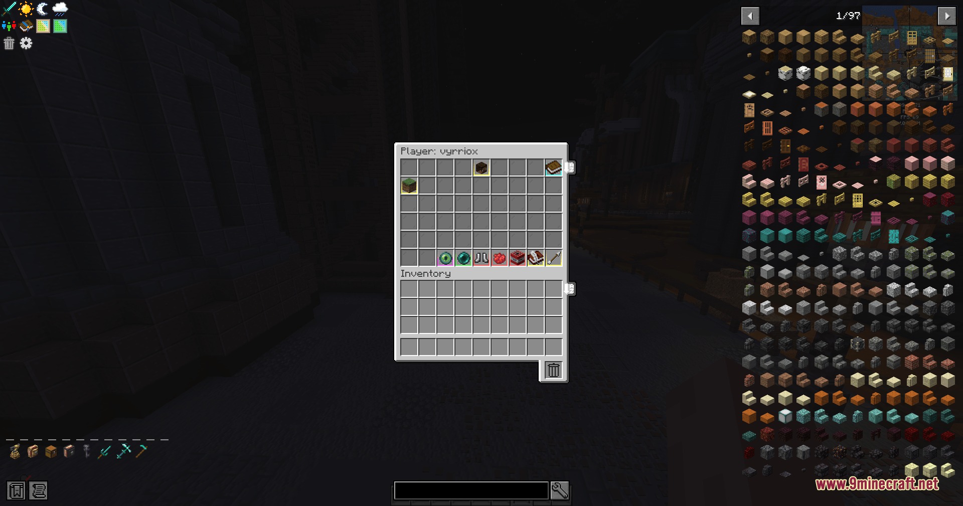 Arcadia Admin Pannel Mod Screenshot 5 A player management screen showing inventory items and various moderation action icons