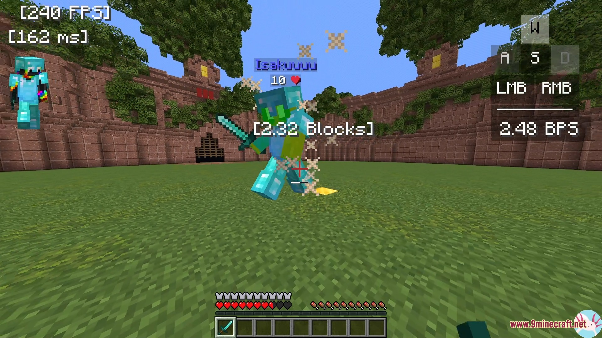 Axolotl Client Customizable HUD & Client QoL Features Mod Screenshot 1 Axolotl Client HUD showing diamond armor combat with FPS and reach distance