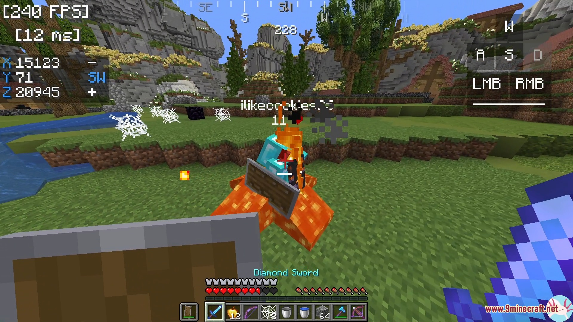 Axolotl Client Customizable HUD & Client QoL Features Mod Screenshot 3 Axolotl Client showing custom HUD elements during a Minecraft PvP battle