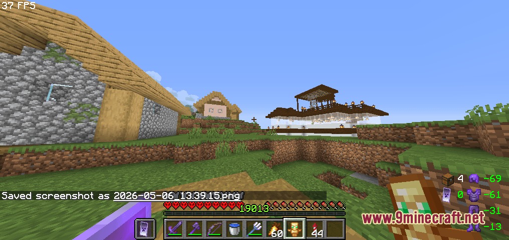 Become God of PvP Pack Resource Pack Screenshot 4 Holding a small totem of undying from the Become God of PvP Pack