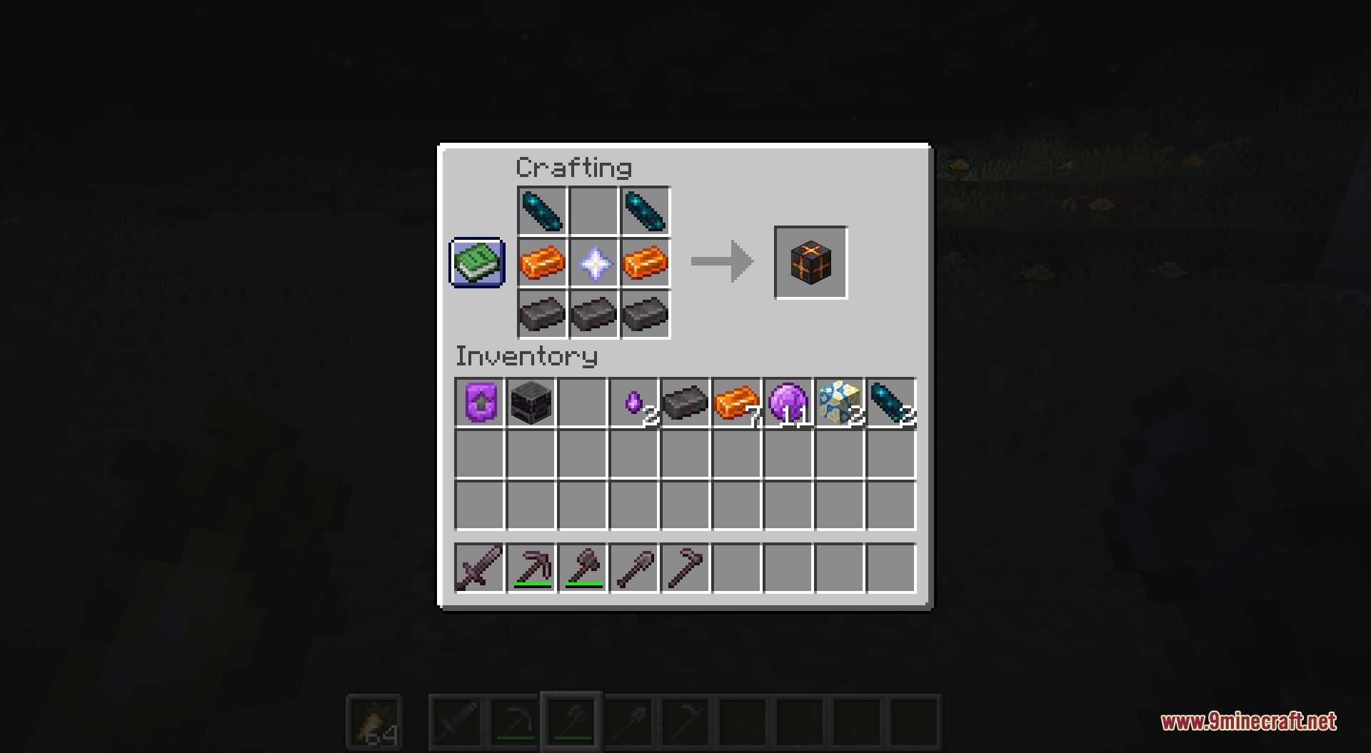 Beyond Netherite End Mod Screenshot 3 Player crafting a Smelter Workbench using Netherite ingots and a Nether Star