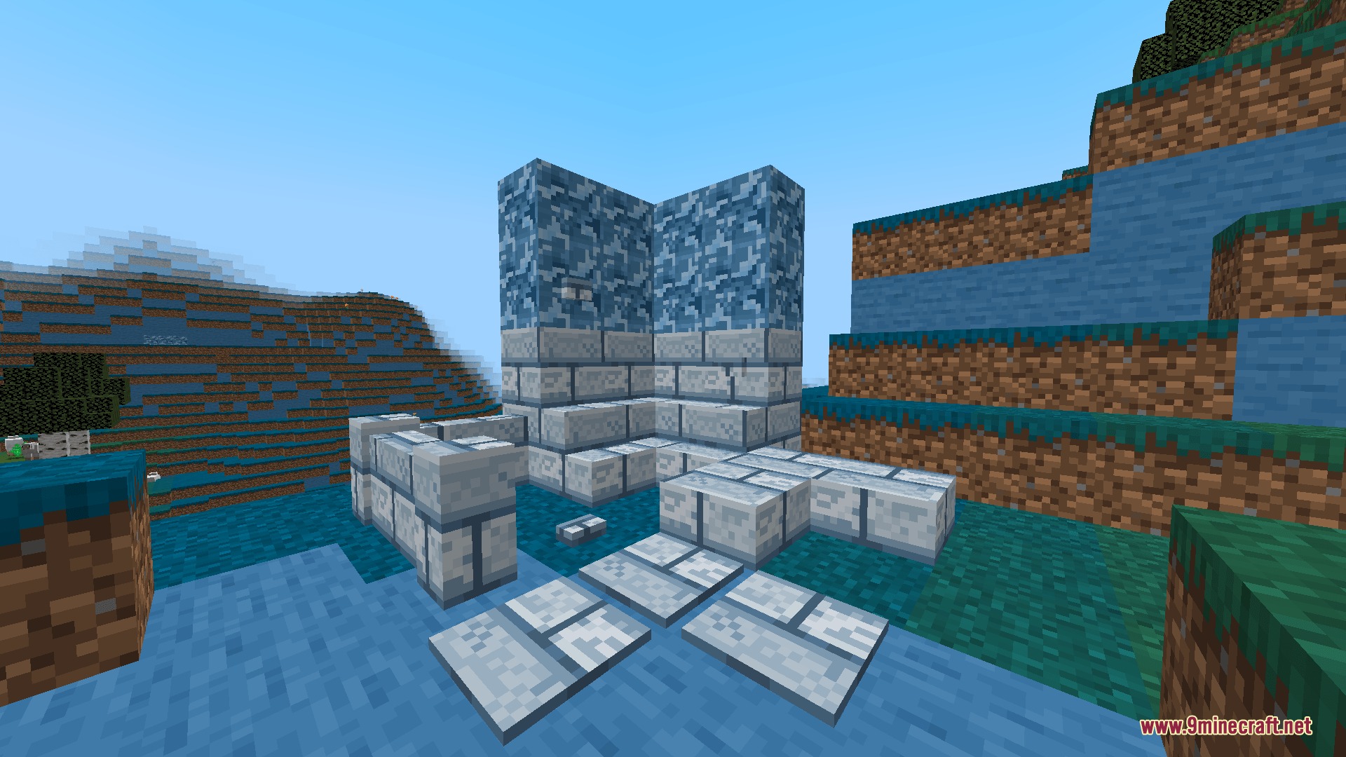 A corner structure featuring Bluestone and light grey stone bricks from Bluether Craft