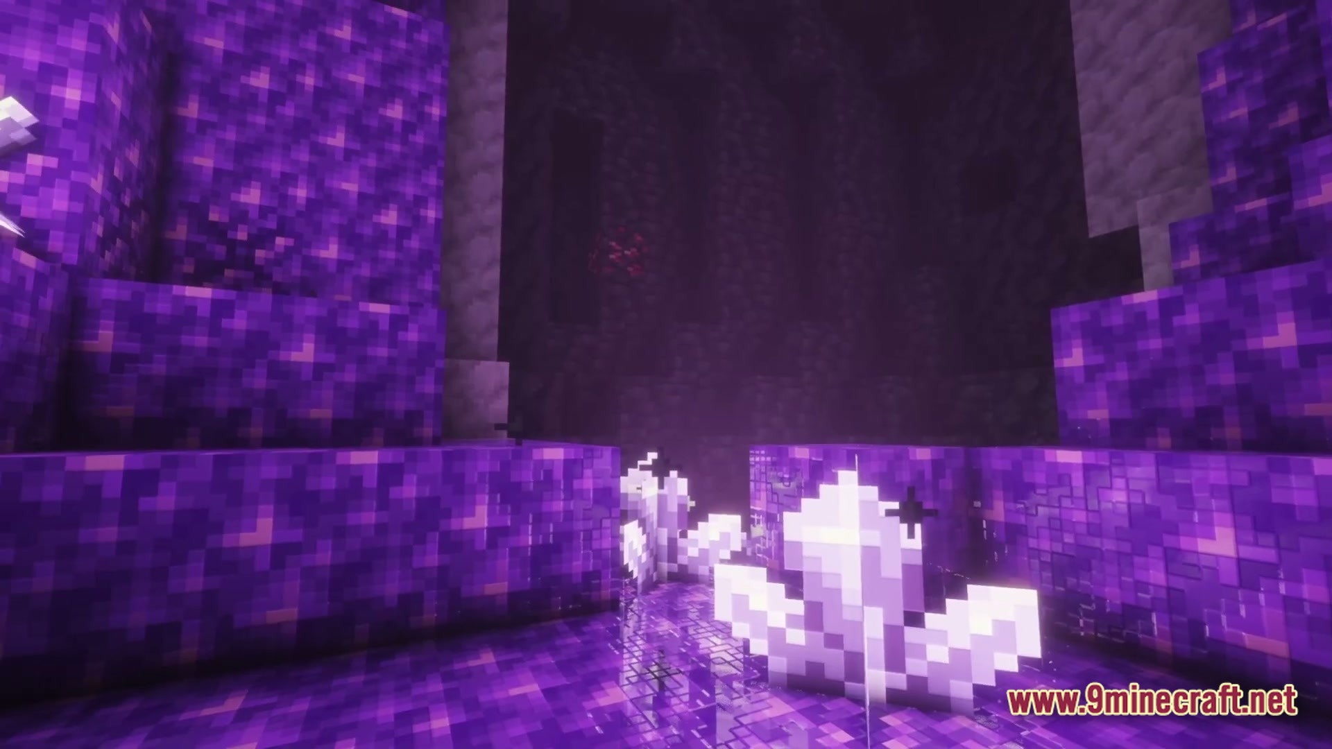 Cozy Zen Modpack Screenshot 2 Glowing amethyst crystals and blocks inside a dark underground geode with reflective water surfaces