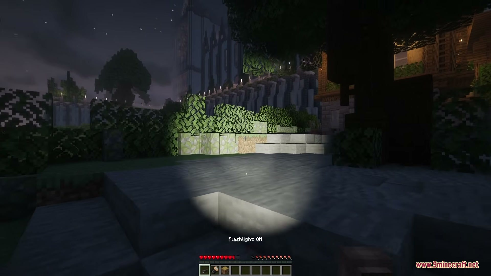 Flashier Flashlights Mod (1.20.1) – Light Up Pitch Black Caves with Real Shadows — screenshot 2