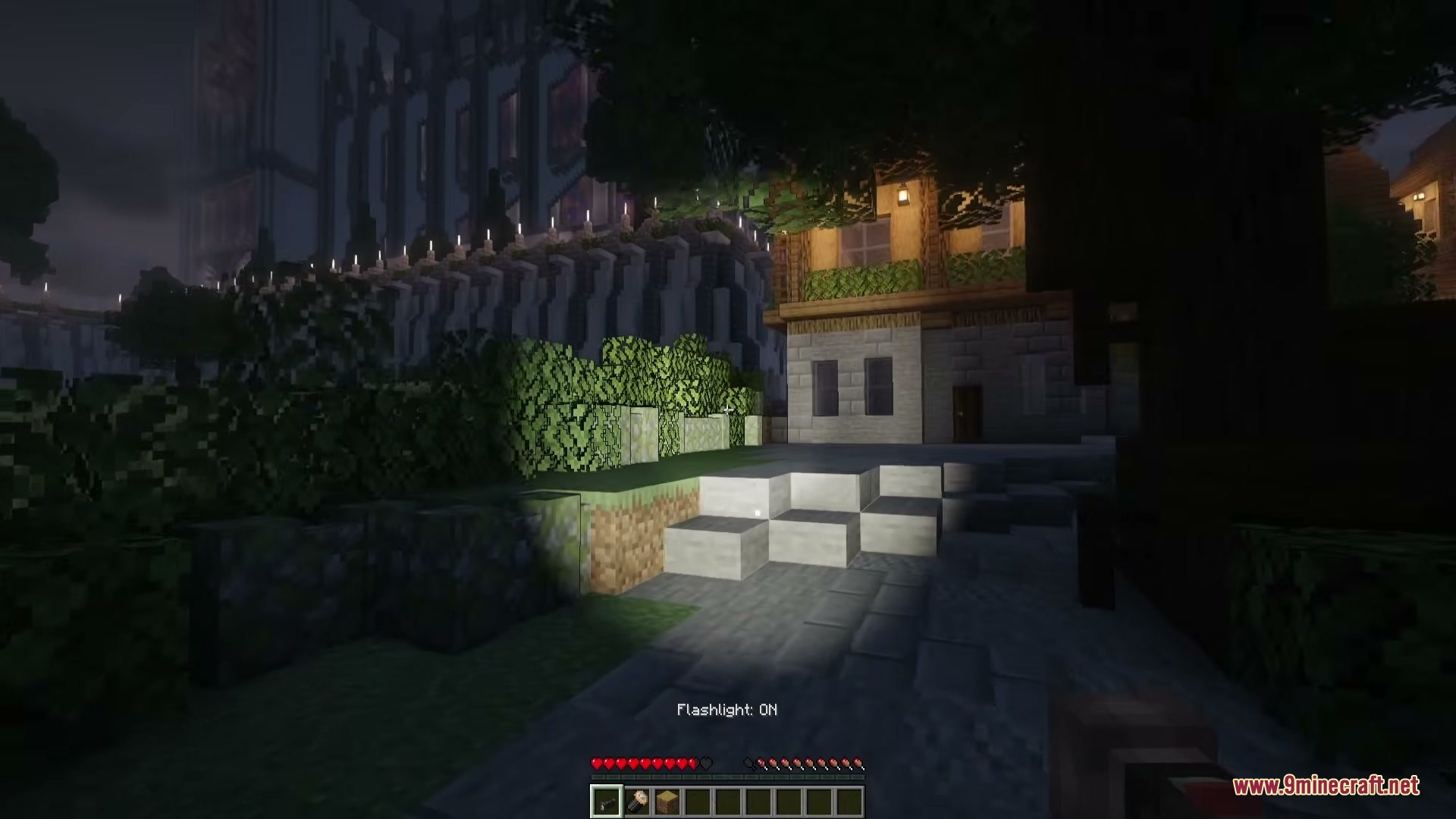 Flashier Flashlights Mod (1.20.1) – Light Up Pitch Black Caves with Real Shadows — screenshot 3