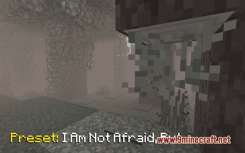 Foggy Pale Garden FPG X Polytone Resource Pack Screenshot 5 Pale moss hangs from a dark tree trunk in a thick foggy forest