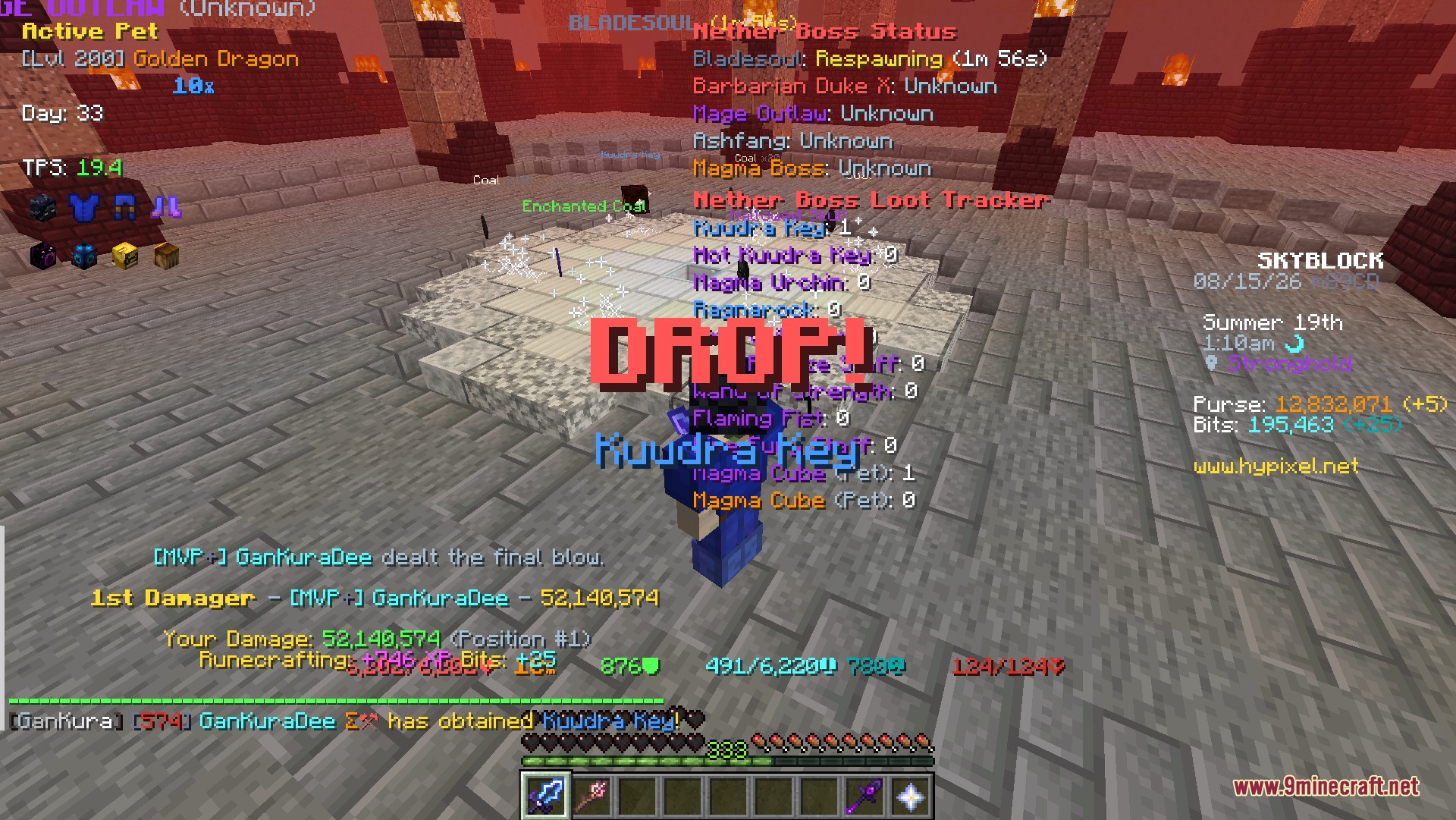 Gan Kura Mod Screenshot 4 Customizable HUD elements display boss health and loot information during a fight