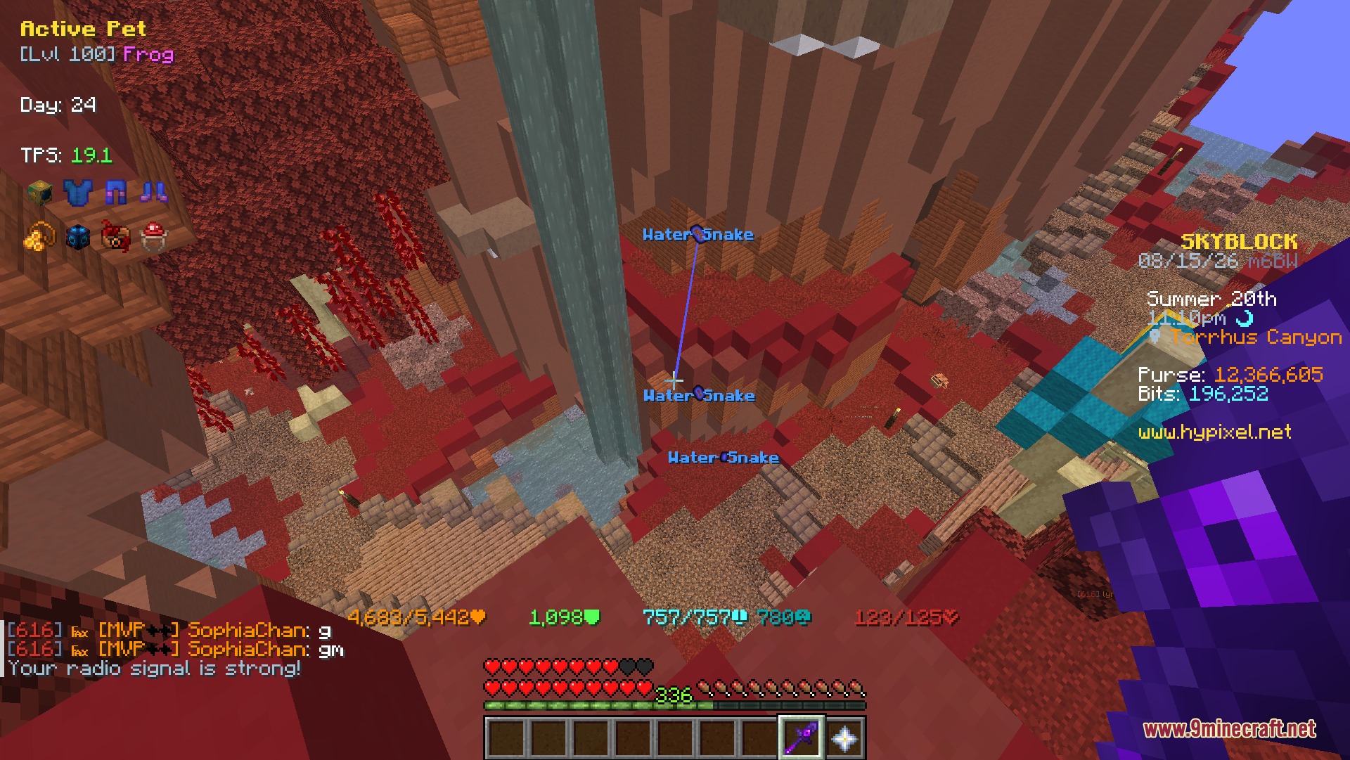 Gan Kura Mod Screenshot 5 Blue tracer lines highlight Water Snake mobs across a deep red canyon