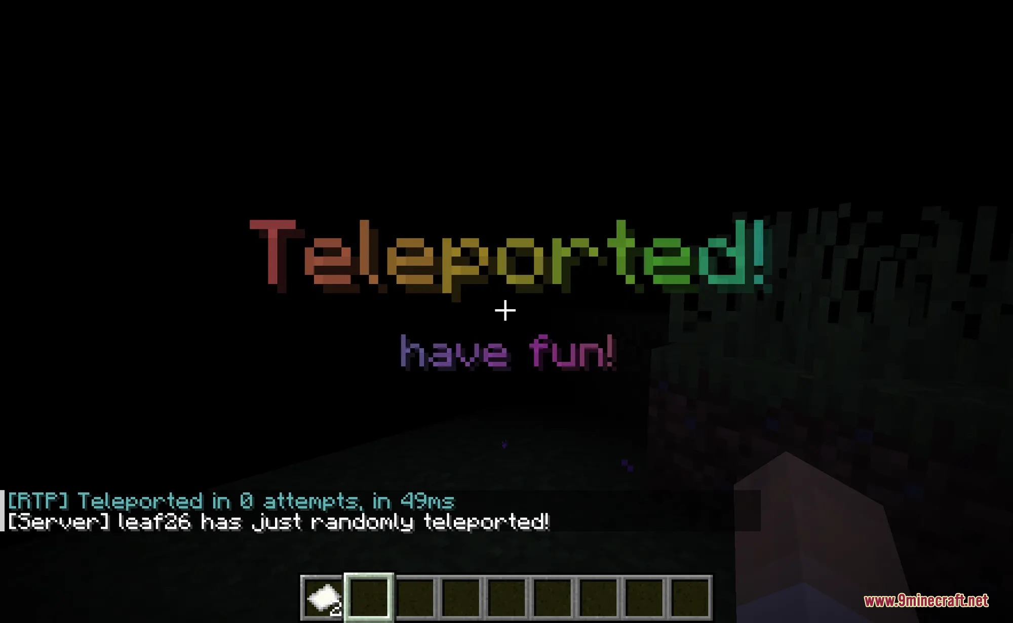 Minecraft screen showing a successful random teleport message and chat notification
