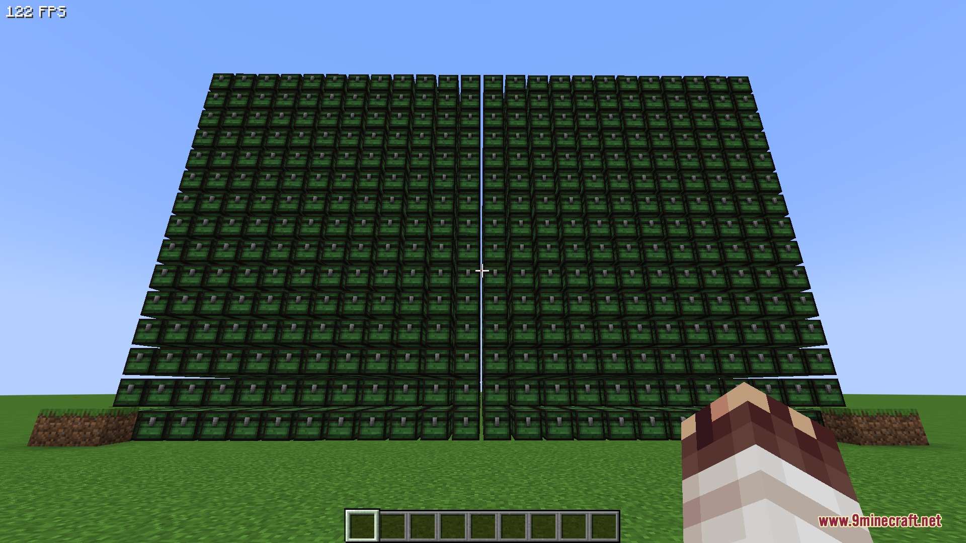 A massive wall of green chests showing lower frame rates in Minecraft