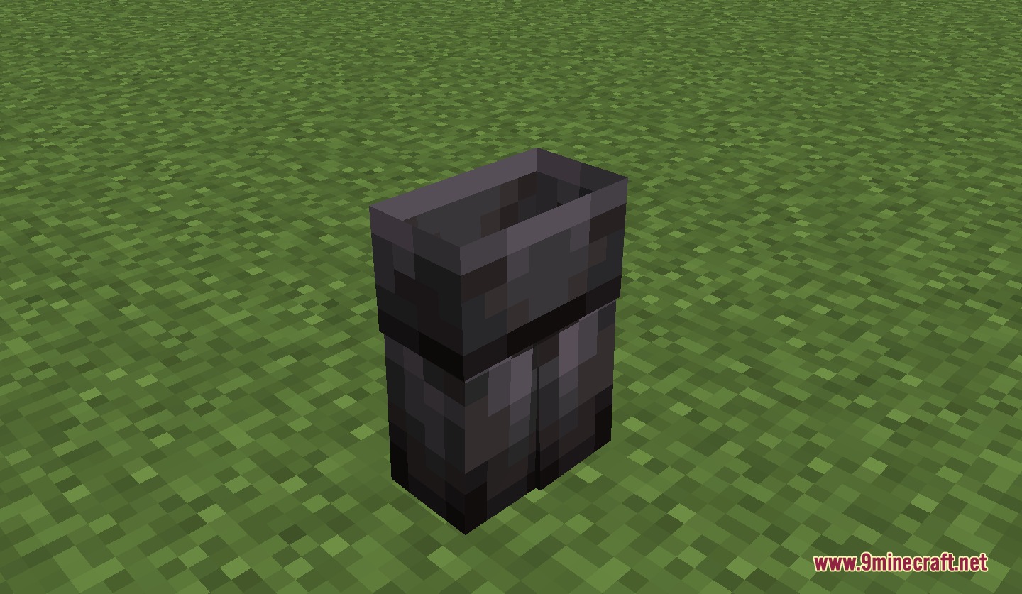 Lightened Armor Resource Pack Screenshot 4 Netherite leggings item dropped on the grass in a Minecraft world
