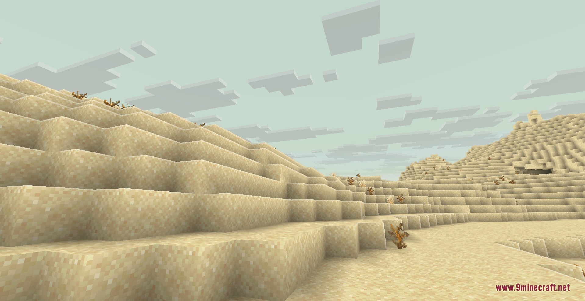 Luma Light Mod Screenshot 8 The desert sky is painted with matching biome tones over rolling sand dunes