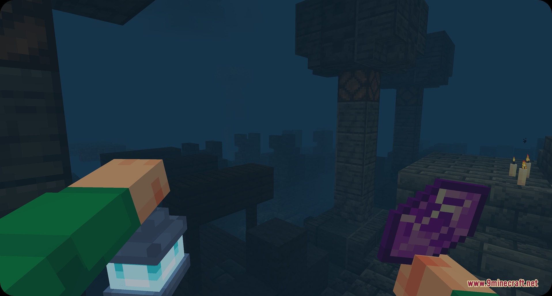 Player holding a 3D soul lantern and an amethyst shard in the dark