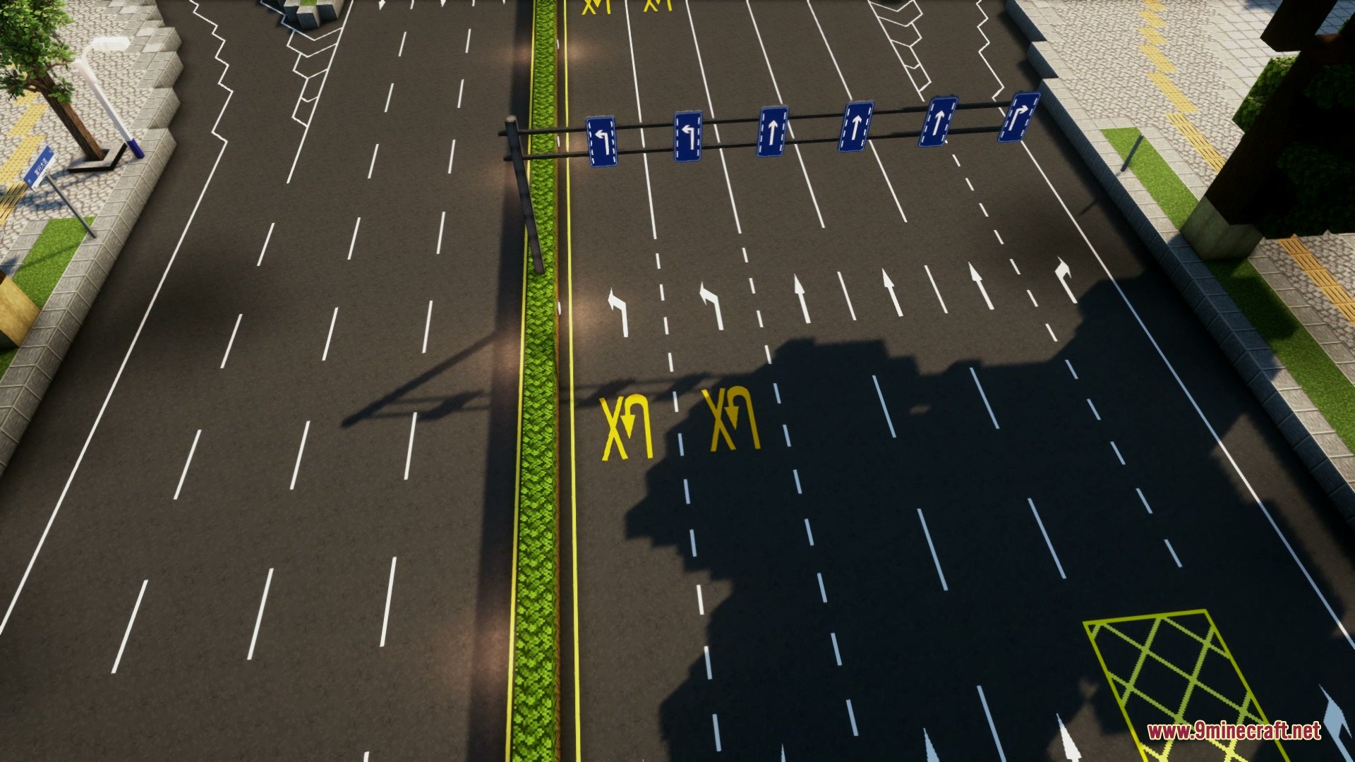 Ocelot Sign Mod Screenshot 2 Overhead view of detailed traffic arrows and lane indicators in Minecraft