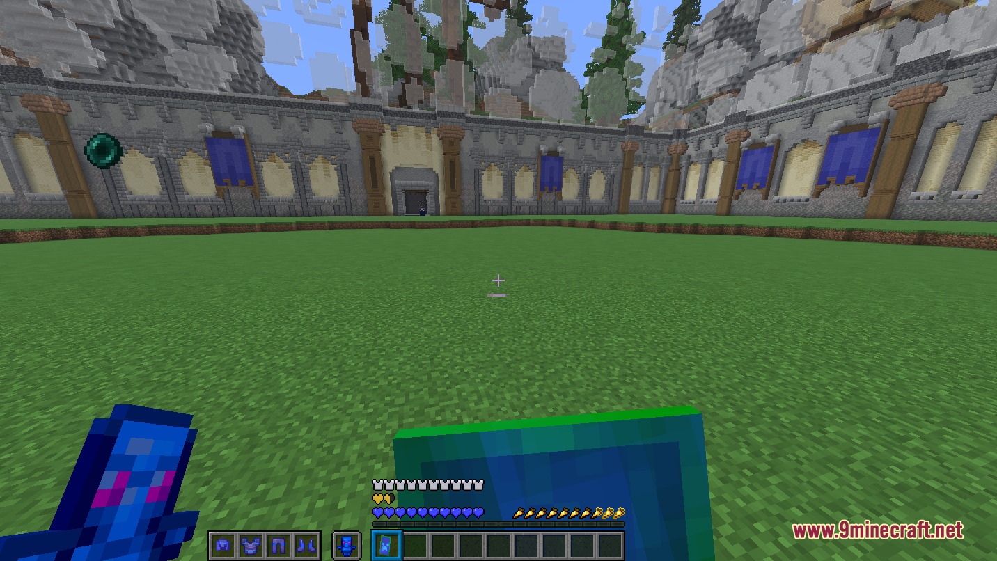 Oratot's PVP Resource Pack Screenshot 4 Player holds an ender pearl and a totem in a large arena