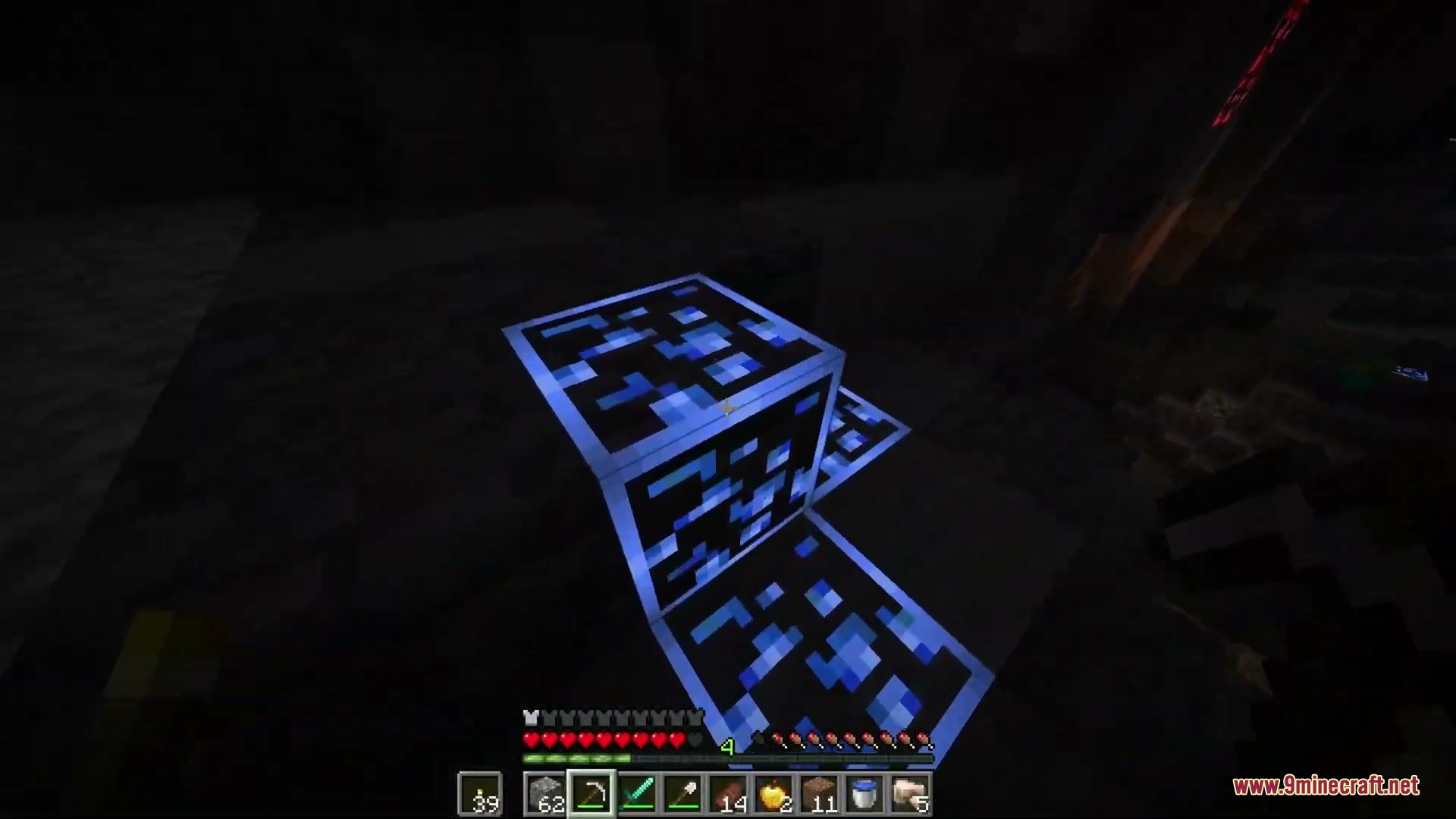 Pristine Vein Deposits Resource Pack Screenshot 1 Pristine Vein Deposits adds bright blue outlines to Lapis Lazuli ore blocks