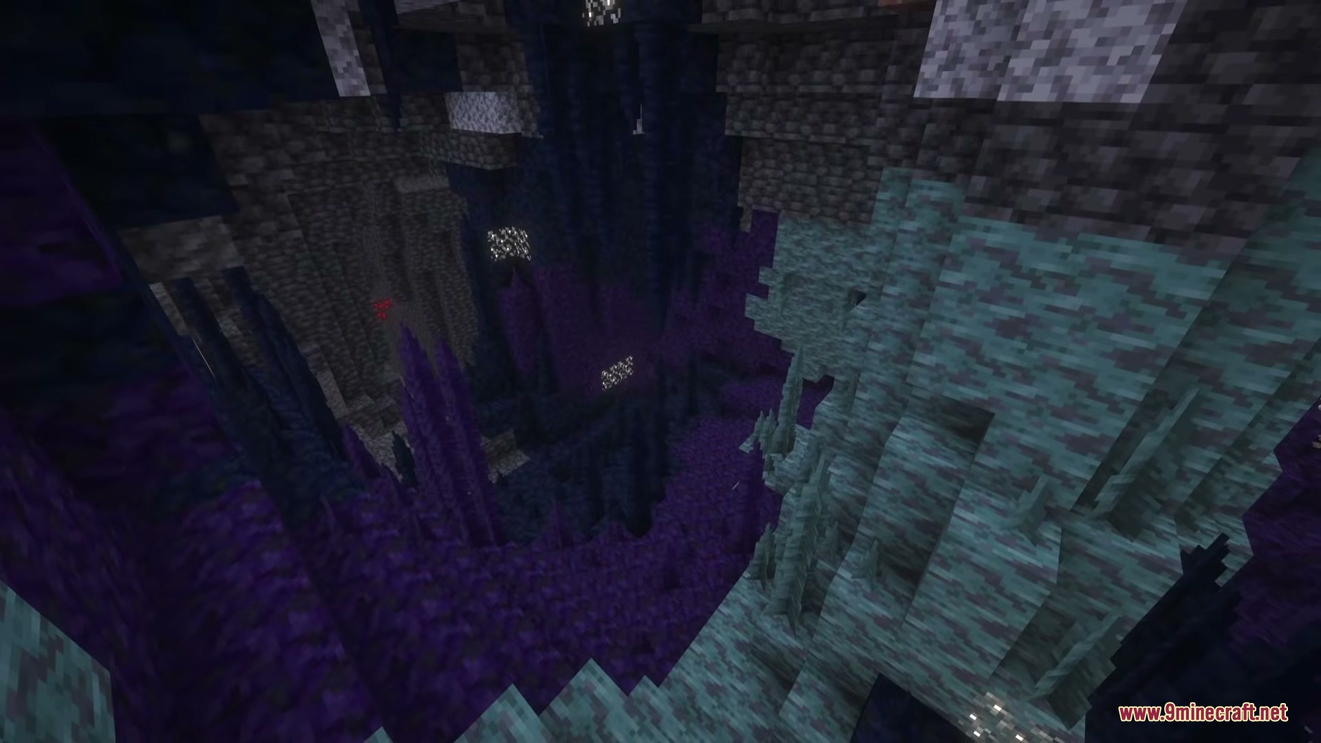 Simply Cave Biomes Mod Screenshot 2 A massive underground cavern featuring purple Heterosite floors and teal stone formations