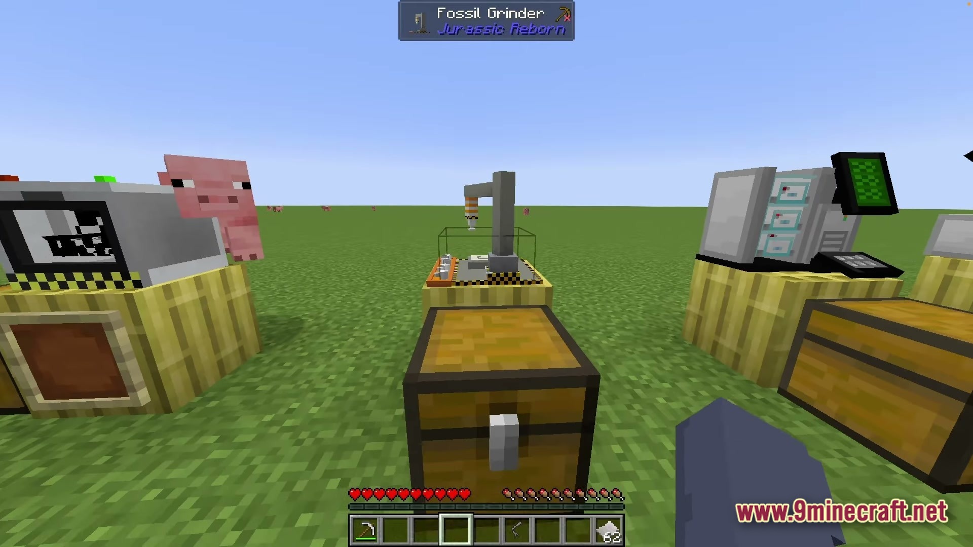 Sinothe Dino's Dinosaurs Modpack Screenshot 1 A Fossil Grinder and other laboratory machines from the Jurassic Reborn mod in a flat world