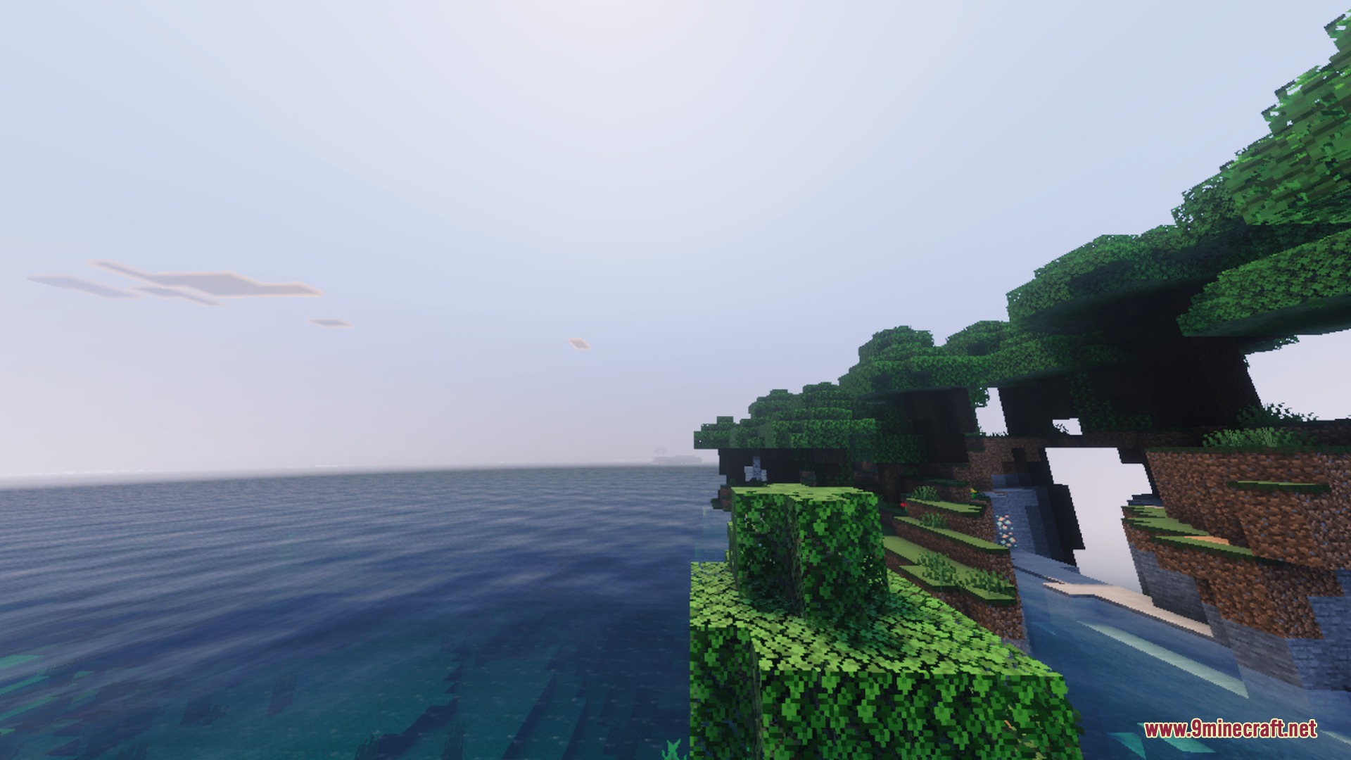 Summerset Visuals Shader Screenshot 1 Summerset Visuals adds a warm summer feeling to this Minecraft ocean landscape