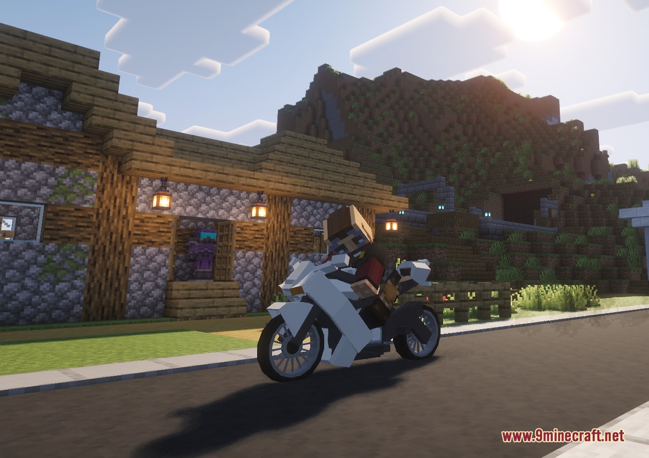 A player riding a white motorcycle from the Swift Workhorse Transit Mod