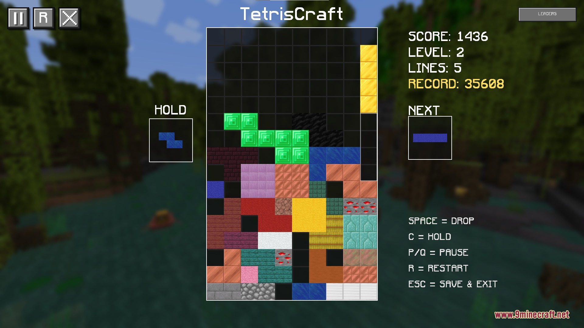 Tetris Craft Mod Screenshot 4 A player reaches level two in the block stacking mini game within Minecraft