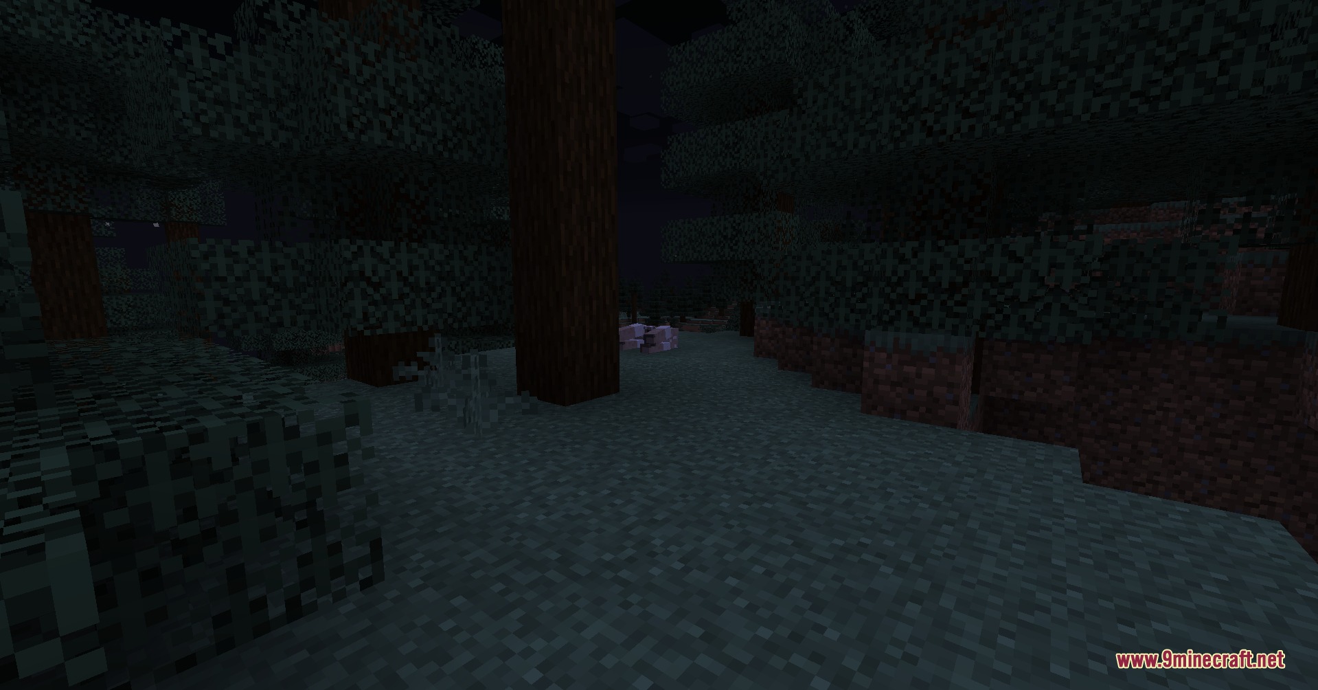 The Rake the Nightmare of the Forest Mod Screenshot 4 The Rake the Nightmare of the Forest Mod features a creature stalking players
