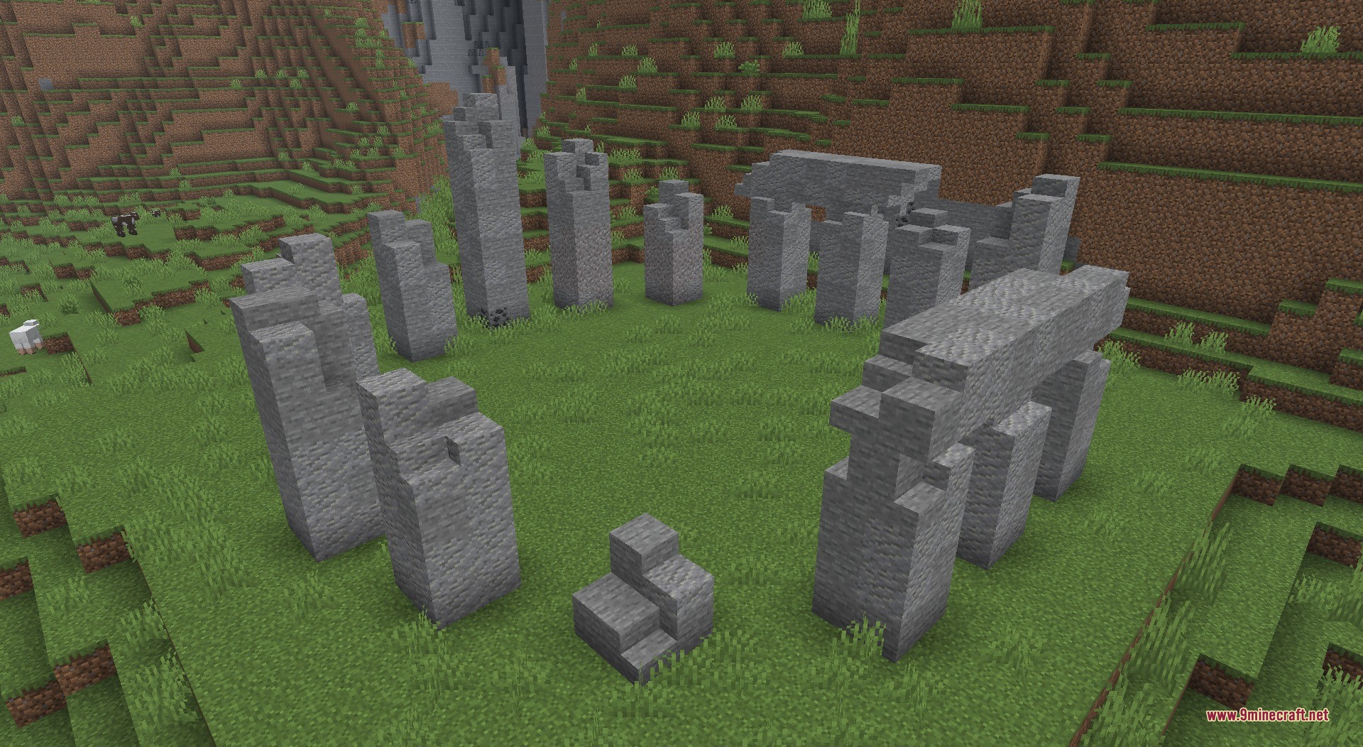 Thun's Structures Data Pack Screenshot 4 Ancient stone pillars arranged in a circle in a grassy plains biome