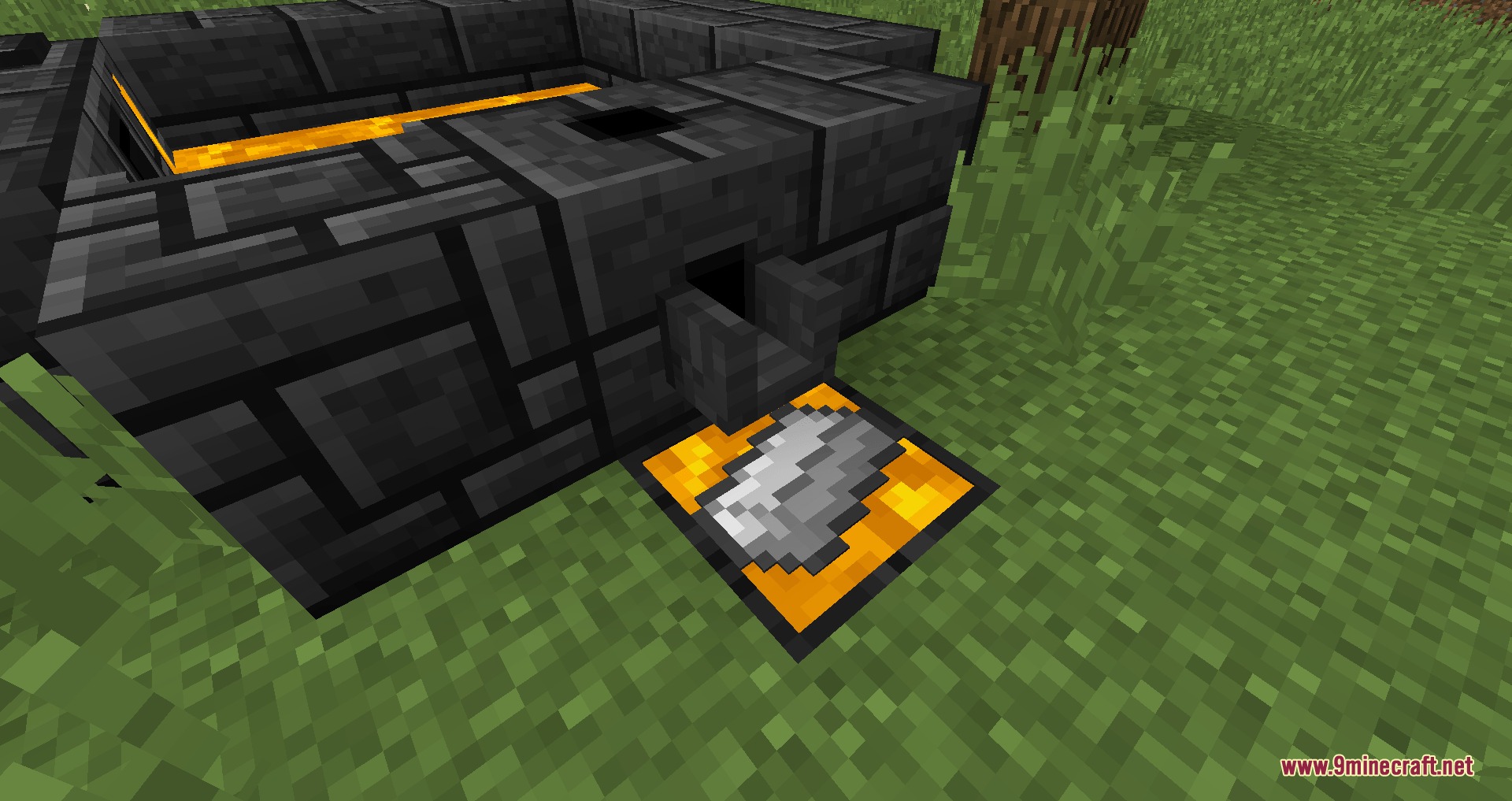 Tinkers' Antique Mod Screenshot 1 Molten metal flows from a smeltery faucet into a casting table ingot mold