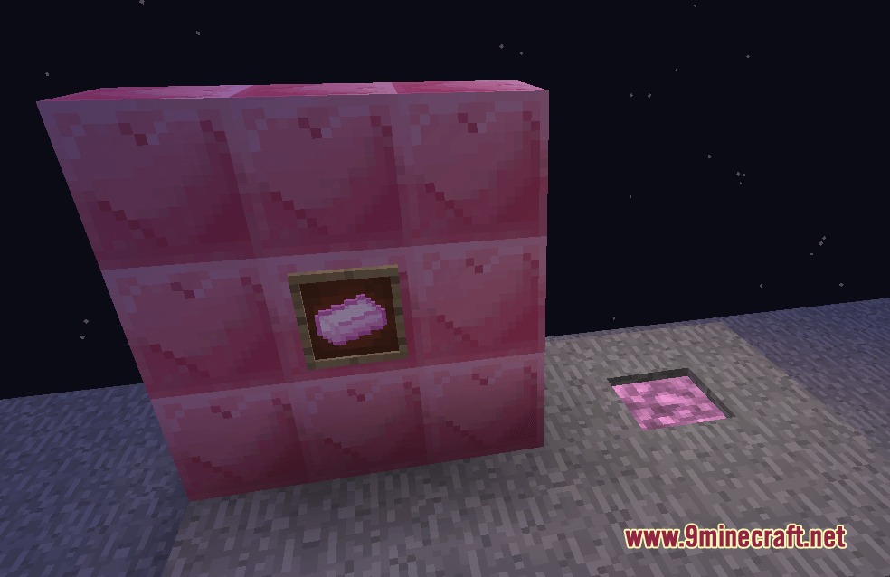 Tinkers' Antique Mod Screenshot 3 Alumite blocks and an ingot from the Tinkers Antique mod in Minecraft
