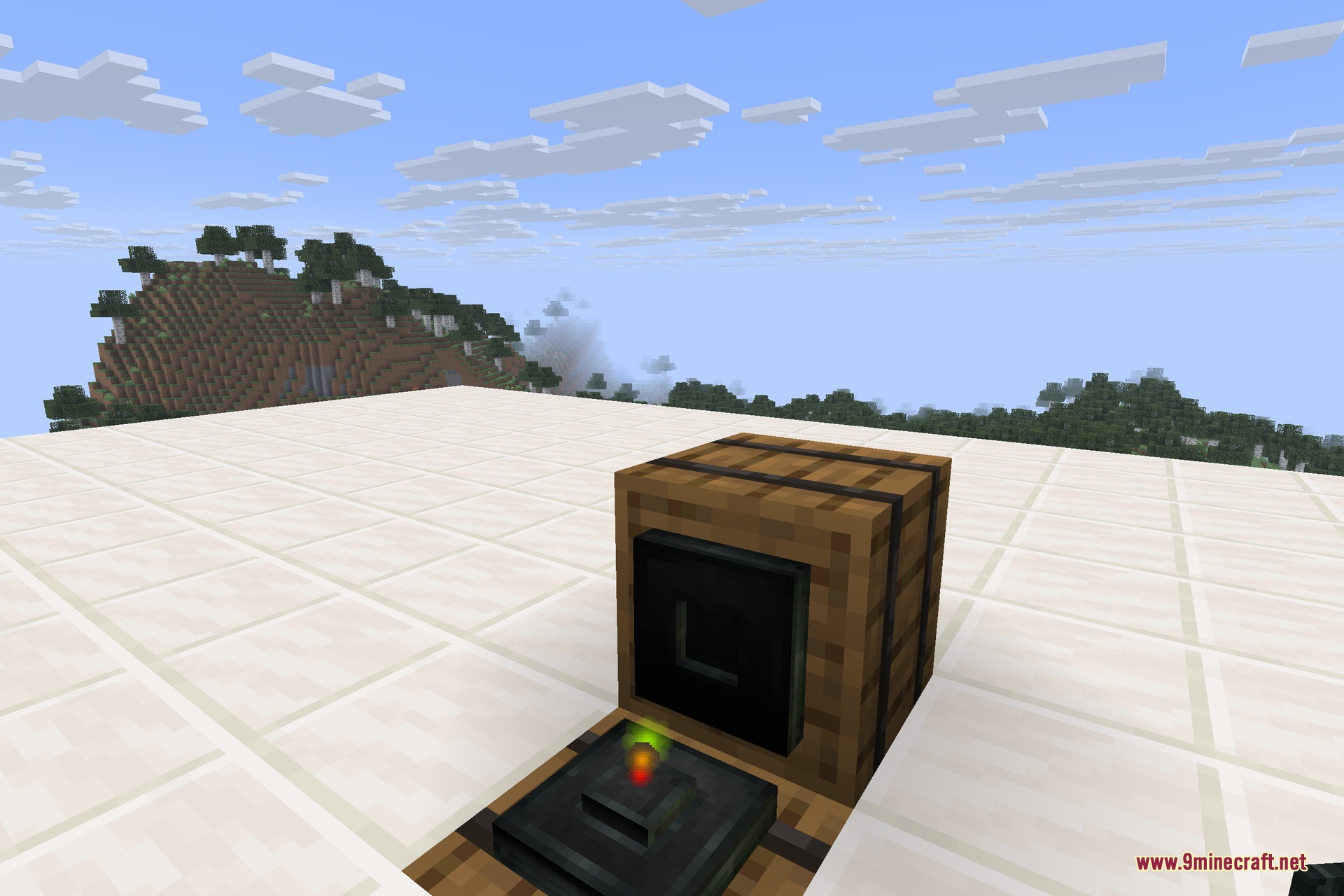 Translocators 9minecraft Mod Screenshot 2 A black item transfer device attached to a wooden chest in Minecraft