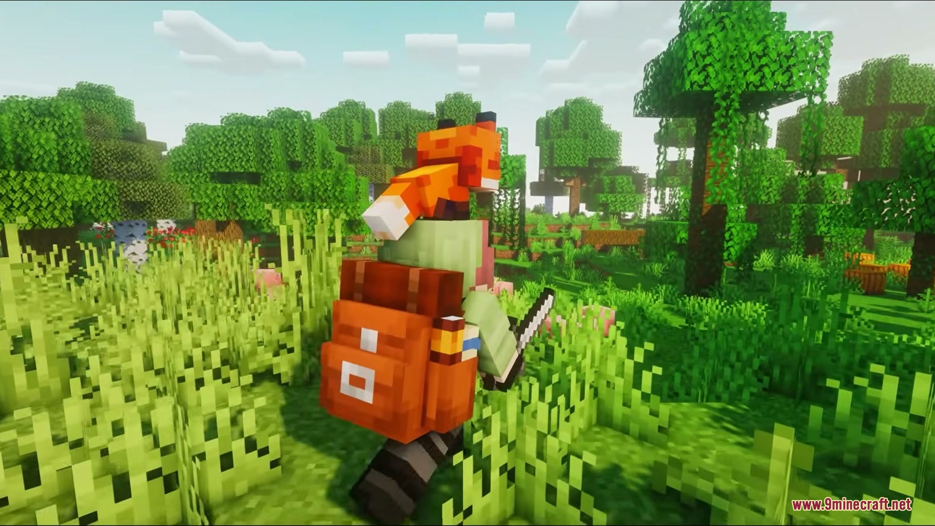 Vanilla Sophisticated Backpacks Resource Pack Screenshot 3 A player wearing an orange backpack and a fox hat explores the woods