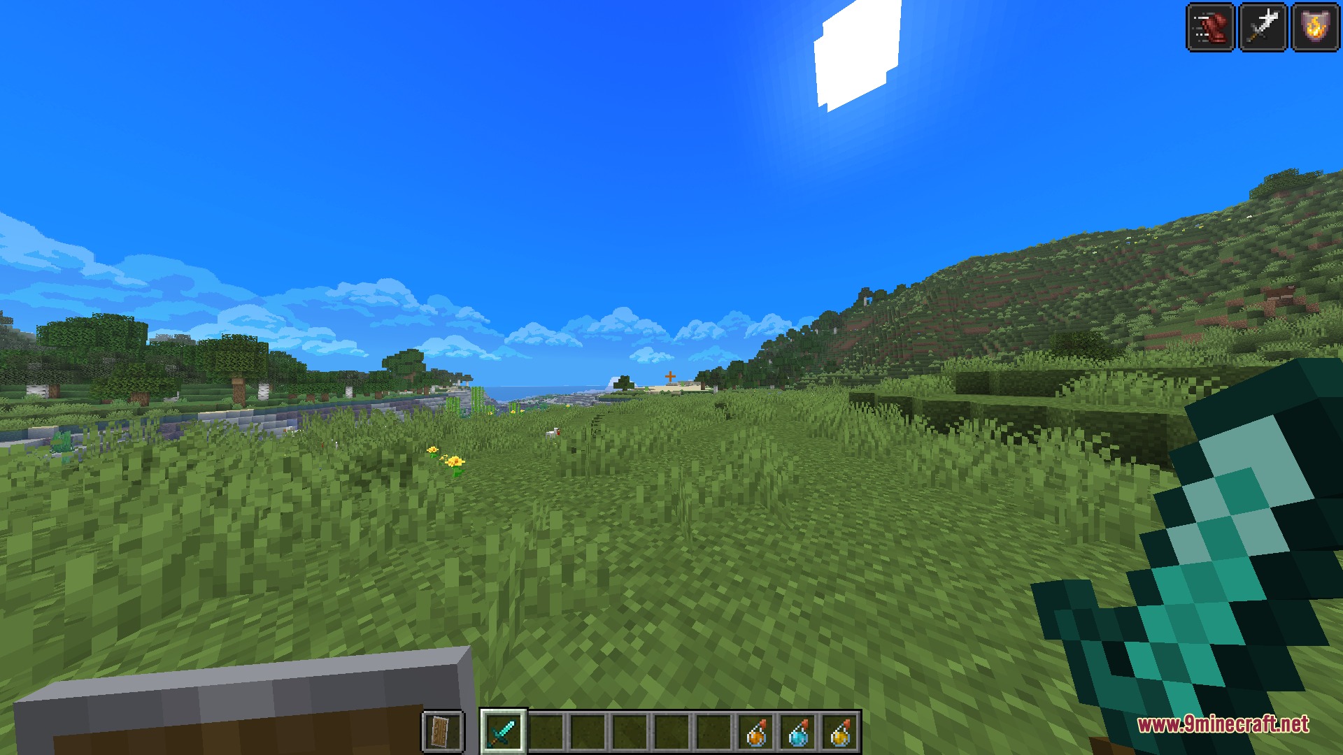 Vantage Point Clarity Resource Pack Screenshot 1 Vantage Point Clarity pack features a shortened diamond sword and circular sun