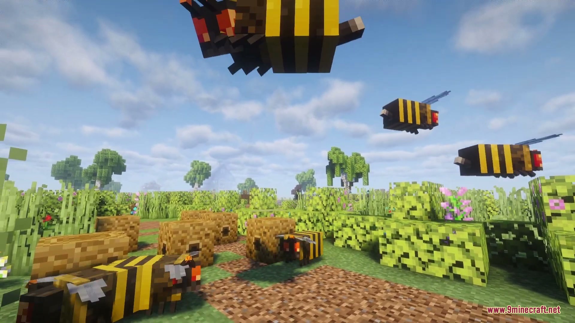 Vengeful Swarm High Focus Mod Screenshot 3 Aggressive killer bees from the Vengeful Swarm mod fly around their beehives