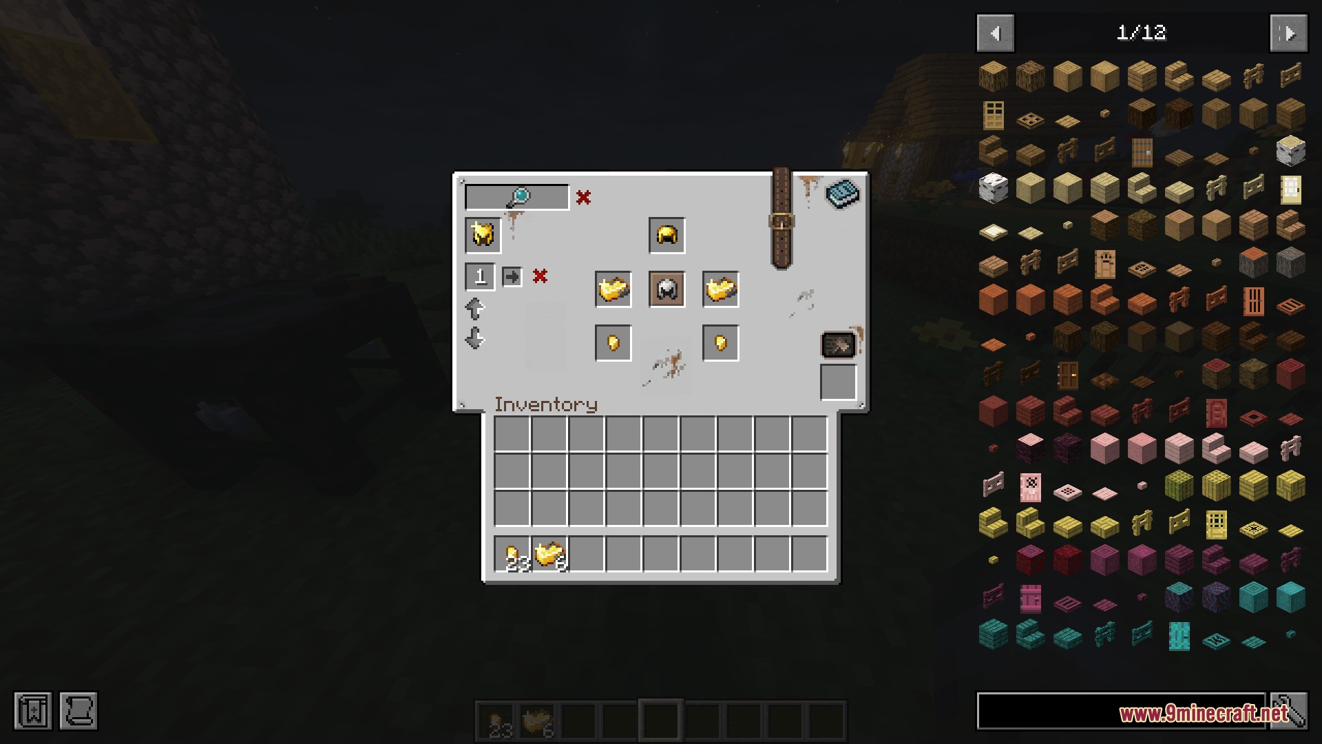 Zander Core Mod Screenshot 3 A player using the Reinforced Crafting Table to upgrade a golden helmet