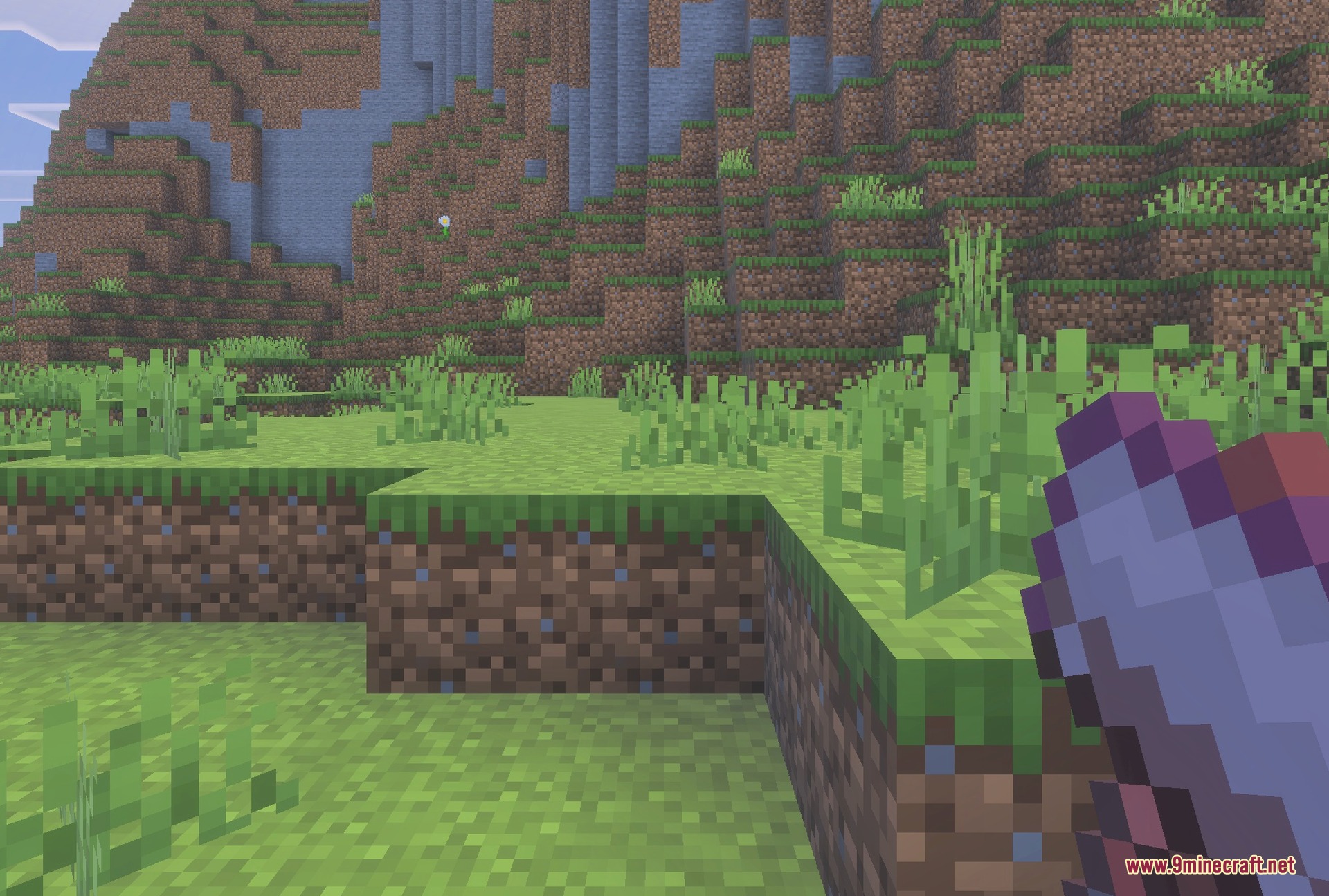 Ultimate Hammers Gravel's Addon Screenshot 4 Holding the Netherite Hammer in first person