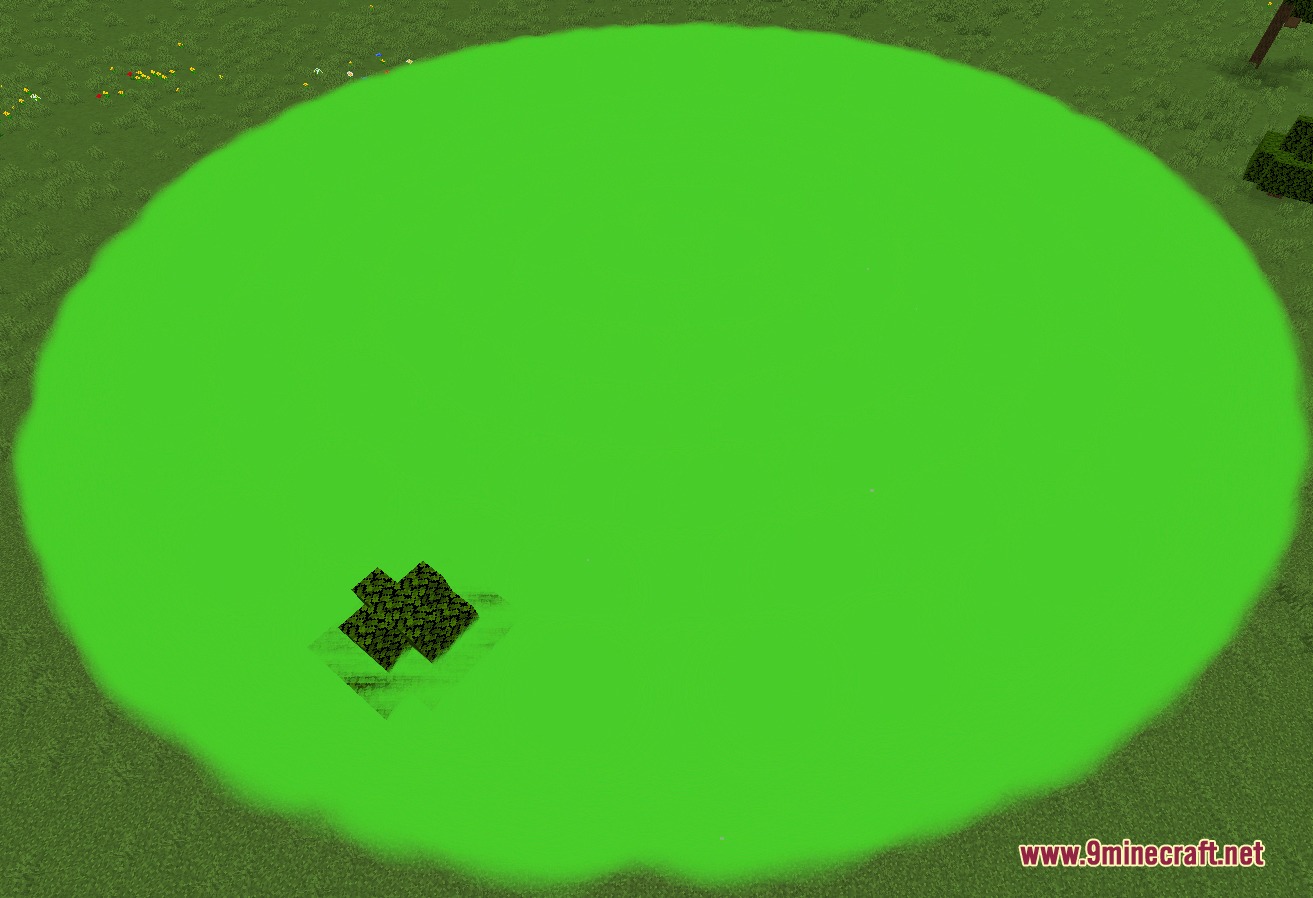 Calamity Royale Mod Screenshot 5 A large green gas cloud spreading across a grassy Minecraft field