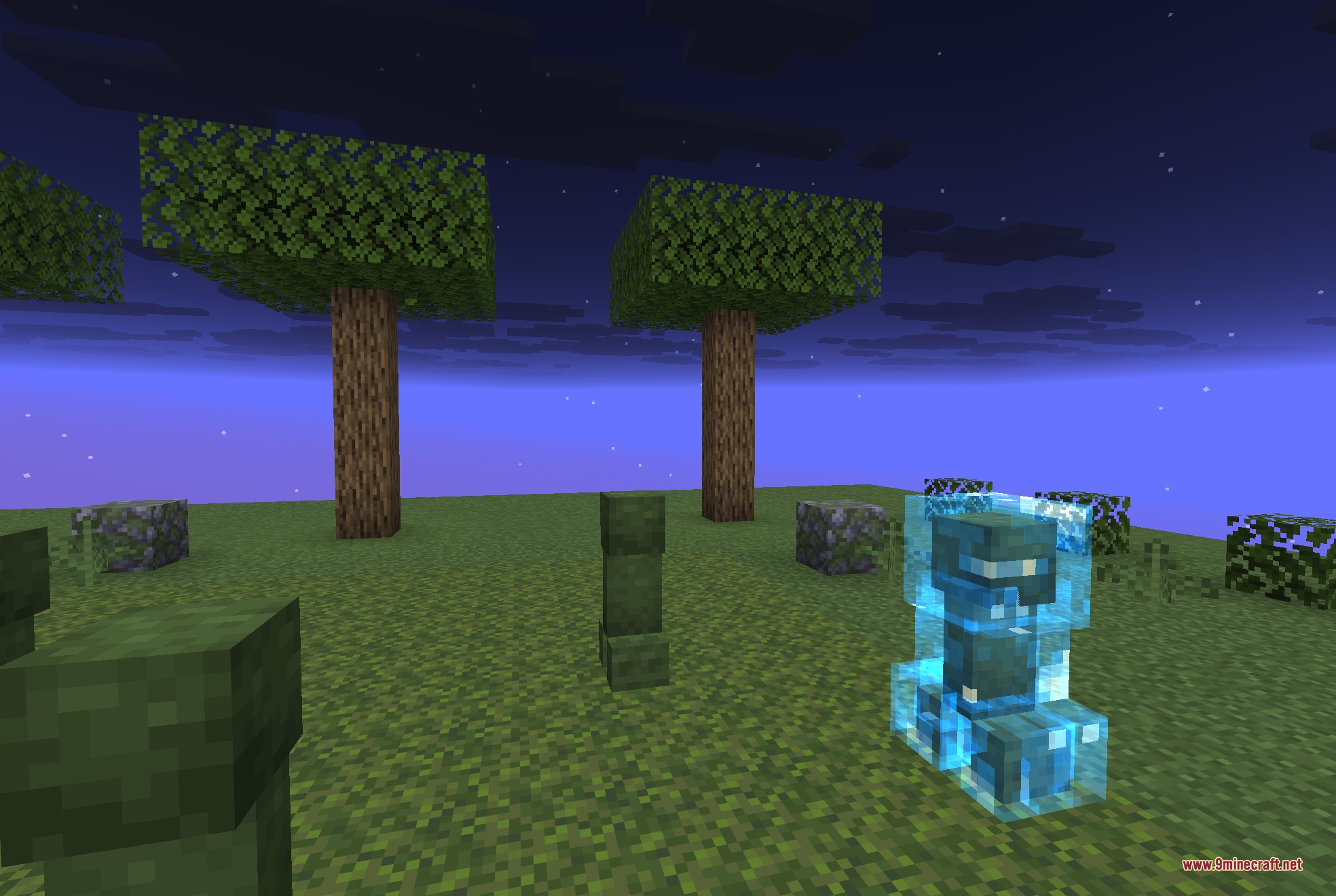 A charged creeper with a blue aura stands among different creeper variants