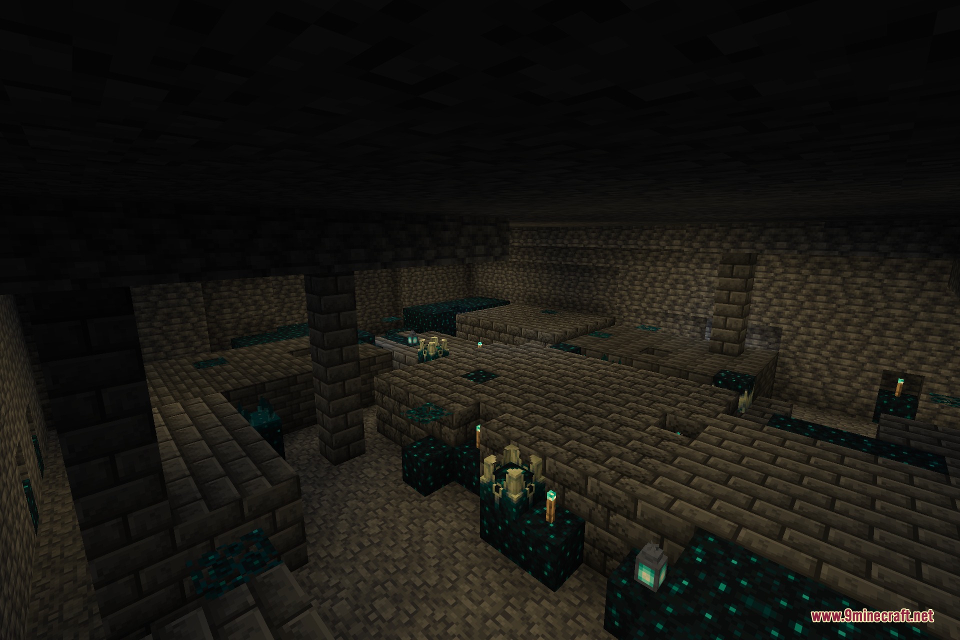 The deep dark with sculk, shriekers and soul lanterns